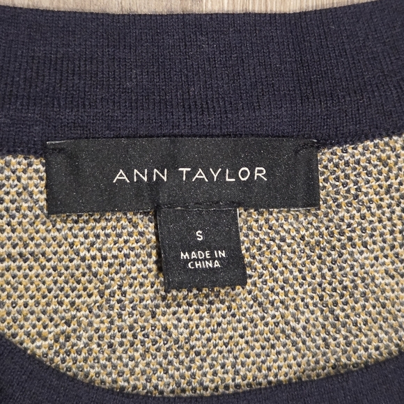 Ann Taylor Navy Blue Yellow Floral Sleeveless Crew Crop Sweater S - Picture 4 of 5